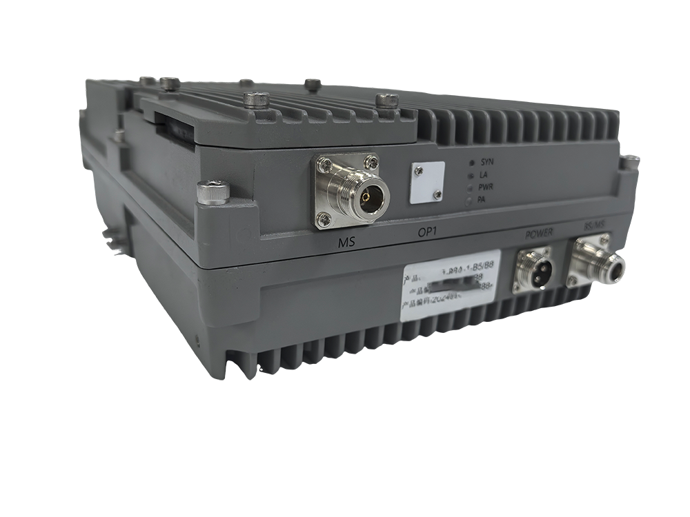  新郑三频手机信号接收器2000㎡